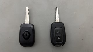 Used 2022 Renault Triber RXT Petrol Manual extra CAR KEY VIEW