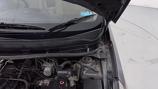 Used 2012 Hyundai Verna [2011-2015] Fluidic 1.6 VTVT SX Petrol Manual engine ENGINE LEFT SIDE HINGE & APRON VIEW