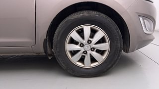 Used 2013 Hyundai i20 [2012-2014] Sportz 1.2 Petrol Manual tyres RIGHT FRONT TYRE RIM VIEW