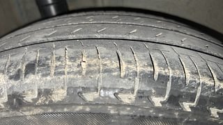 Used 2018 Maruti Suzuki Ignis [2017-2020] Zeta AMT Petrol Petrol Automatic tyres RIGHT REAR TYRE TREAD VIEW