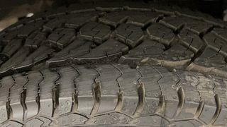 Used 2019 Renault Duster [2017-2020] RXS Opt CVT Petrol Automatic tyres LEFT REAR TYRE TREAD VIEW