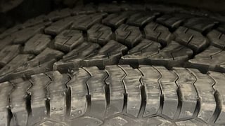 Used 2019 Renault Duster [2017-2020] RXS Opt CVT Petrol Automatic tyres RIGHT FRONT TYRE TREAD VIEW