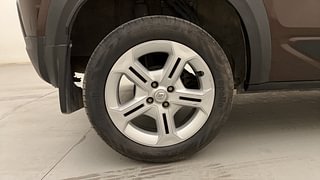 Used 2022 Renault Kiger RXT MT Petrol Manual tyres RIGHT REAR TYRE RIM VIEW