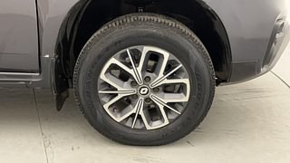 Used 2019 Renault Duster [2017-2020] RXS Opt CVT Petrol Automatic tyres RIGHT FRONT TYRE RIM VIEW