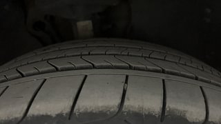 Used 2018 Skoda Octavia [2017-2019] Style 1.8 TSI AT Petrol Automatic tyres RIGHT FRONT TYRE TREAD VIEW