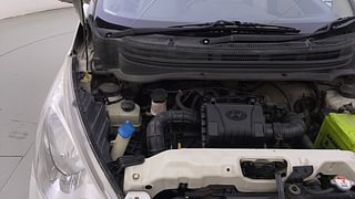 Used 2016 Hyundai Eon [2011-2018] Magna + Petrol Manual engine ENGINE RIGHT SIDE HINGE & APRON VIEW