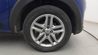 Used 2020 Renault Triber RXZ AMT Petrol Automatic tyres RIGHT FRONT TYRE RIM VIEW