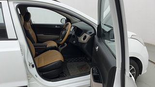 Used 2019 Hyundai Grand i10 [2017-2020] Sportz AT 1.2 Kappa VTVT Petrol Automatic interior RIGHT SIDE FRONT DOOR CABIN VIEW