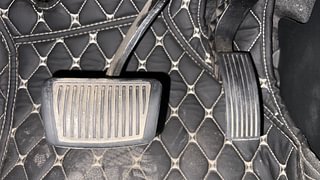 Used 2019 Hyundai Grand i10 [2017-2020] Sportz AT 1.2 Kappa VTVT Petrol Automatic interior PEDALS VIEW