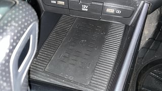 Used 2022 Hyundai i20 N Line N8 1.0 Turbo DCT Petrol Automatic top_features Wireless phone charging