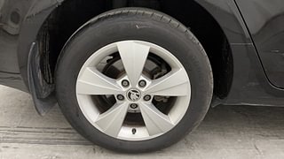 Used 2018 Skoda Octavia [2017-2019] Style 1.8 TSI AT Petrol Automatic tyres RIGHT REAR TYRE RIM VIEW