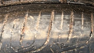 Used 2015 Honda City [2014-2017] VX Petrol Manual tyres LEFT FRONT TYRE TREAD VIEW