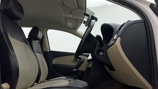 Used 2017 Volkswagen Polo [2015-2019] Highline1.2L (P) Petrol Manual interior RIGHT SIDE FRONT DOOR CABIN VIEW