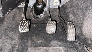 Used 2013 Maruti Suzuki Wagon R 1.0 [2013-2019] LXi CNG Petrol+cng Manual interior PEDALS VIEW