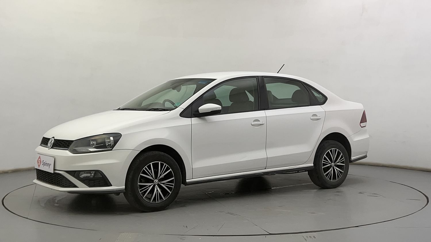 LEFT FRONT CORNER VIEW