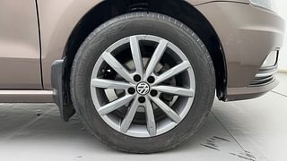 Used 2019 Volkswagen Ameo [2016-2020] 1.0 Highline Plus Petrol Petrol Manual tyres RIGHT FRONT TYRE RIM VIEW
