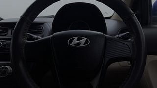 Used 2014 Hyundai Eon [2011-2018] Sportz Petrol Manual top_features Airbags