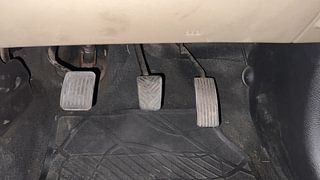Used 2014 Hyundai Eon [2011-2018] Sportz Petrol Manual interior PEDALS VIEW
