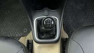 Used 2019 Volkswagen Ameo [2016-2020] 1.0 Highline Plus Petrol Petrol Manual interior GEAR  KNOB VIEW