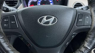 Used 2014 Hyundai Xcent [2014-2017] S Petrol Petrol Manual top_features Steering mounted controls