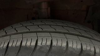 Used 2011 Maruti Suzuki Swift [2011-2017] LXi Petrol Manual tyres RIGHT FRONT TYRE TREAD VIEW