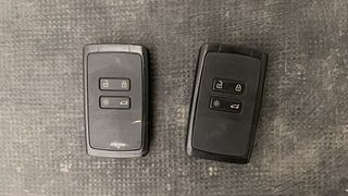 Used 2021 Renault Kiger RXZ MT Dual Tone Petrol Manual extra CAR KEY VIEW