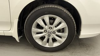 Used 2013 Honda City [2012-2013] V AT Sunroof Petrol Automatic tyres RIGHT FRONT TYRE RIM VIEW