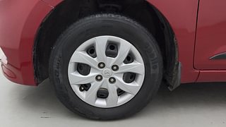 Used 2016 Hyundai Elite i20 [2014-2018] Sportz 1.2 Petrol Manual tyres LEFT FRONT TYRE RIM VIEW