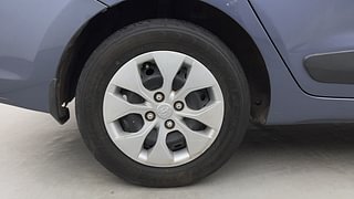 Used 2014 Hyundai Xcent [2014-2017] S Petrol Petrol Manual tyres RIGHT REAR TYRE RIM VIEW
