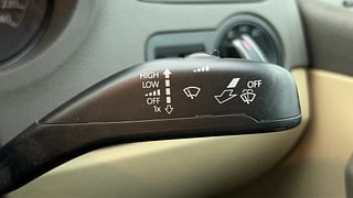 Used 2020 Volkswagen Vento Highline 1.0L TSI Petrol Manual top_features Rain sensing wipers