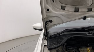 Used 2017 Volkswagen Polo [2015-2019] Highline1.2L (P) Petrol Manual engine ENGINE RIGHT SIDE HINGE & APRON VIEW