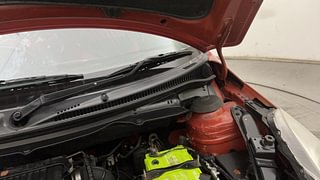 Used 2011 Maruti Suzuki Swift [2011-2017] LXi Petrol Manual engine ENGINE LEFT SIDE HINGE & APRON VIEW