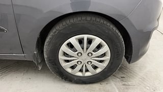 Used 2016 hyundai i10 Sportz 1.1 Petrol Petrol Manual tyres RIGHT FRONT TYRE RIM VIEW