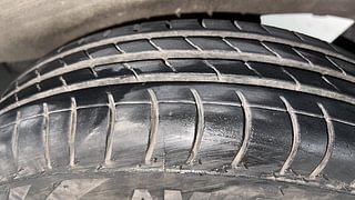 Used 2013 Maruti Suzuki Wagon R 1.0 [2013-2019] LXi CNG Petrol+cng Manual tyres LEFT REAR TYRE TREAD VIEW