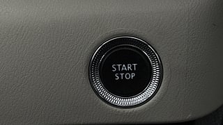 Used 2021 Nissan Magnite XV Turbo CVT Petrol Automatic top_features Keyless start