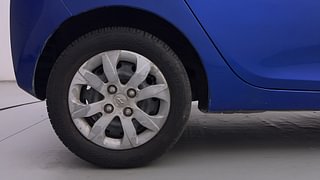 Used 2014 Hyundai Eon [2011-2018] Sportz Petrol Manual tyres RIGHT REAR TYRE RIM VIEW