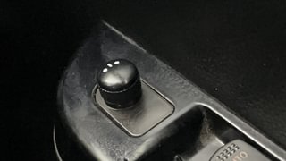 Used 2018 Maruti Suzuki Wagon R 1.0 [2010-2019] VXi Petrol Manual top_features Adjustable ORVM