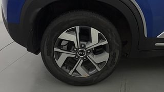 Used 2021 Kia Sonet HTX Plus 1.0 iMT Petrol Manual tyres RIGHT REAR TYRE RIM VIEW