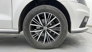 Used 2020 Volkswagen Vento Highline 1.0L TSI Petrol Manual tyres RIGHT FRONT TYRE RIM VIEW