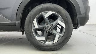Used 2021 Hyundai Venue [2019-2022] SX Plus 1.0 Turbo DCT Petrol Automatic tyres LEFT REAR TYRE RIM VIEW