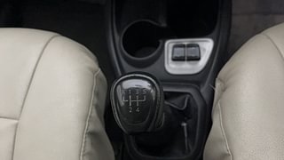 Used 2020 Datsun Redi-GO [2015-2019] S 1.0 Petrol Manual interior GEAR  KNOB VIEW