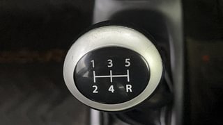 Used 2018 Maruti Suzuki Wagon R 1.0 [2010-2019] VXi Petrol Manual interior GEAR  KNOB VIEW