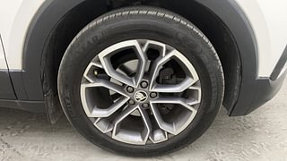 Used 2021 Skoda Kushaq Style 1.0L TSI MT Petrol Manual tyres RIGHT FRONT TYRE RIM VIEW