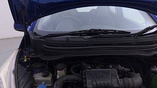 Used 2014 Hyundai Eon [2011-2018] Sportz Petrol Manual engine ENGINE RIGHT SIDE HINGE & APRON VIEW
