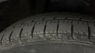 Used 2016 hyundai i10 Sportz 1.1 Petrol Petrol Manual tyres RIGHT FRONT TYRE TREAD VIEW
