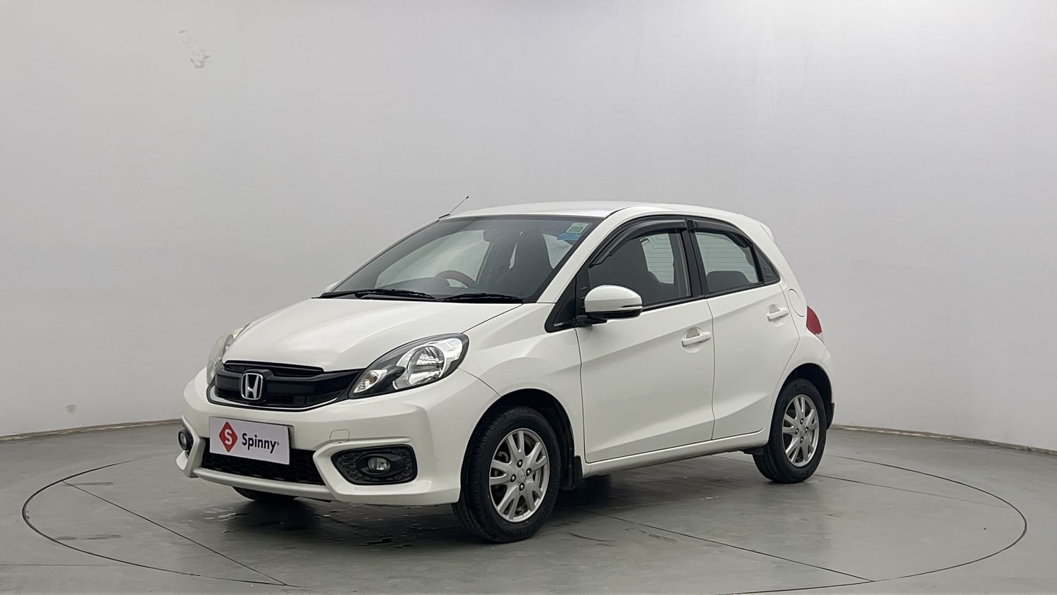 LEFT FRONT CORNER VIEW