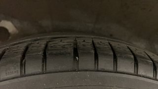 Used 2014 hyundai i10 Sportz 1.1 Petrol Petrol Manual tyres RIGHT REAR TYRE TREAD VIEW