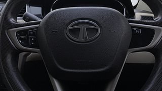 Used 2016 Tata Zest [2014-2019] XT Petrol Petrol Manual top_features Airbags
