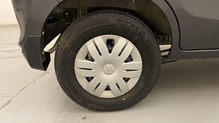 Used 2022 Maruti Suzuki Alto 800 Vxi Petrol Manual tyres RIGHT REAR TYRE RIM VIEW
