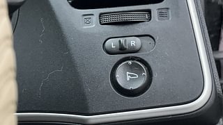 Used 2017 Honda City [2017-2018] S Petrol Manual top_features Adjustable ORVM